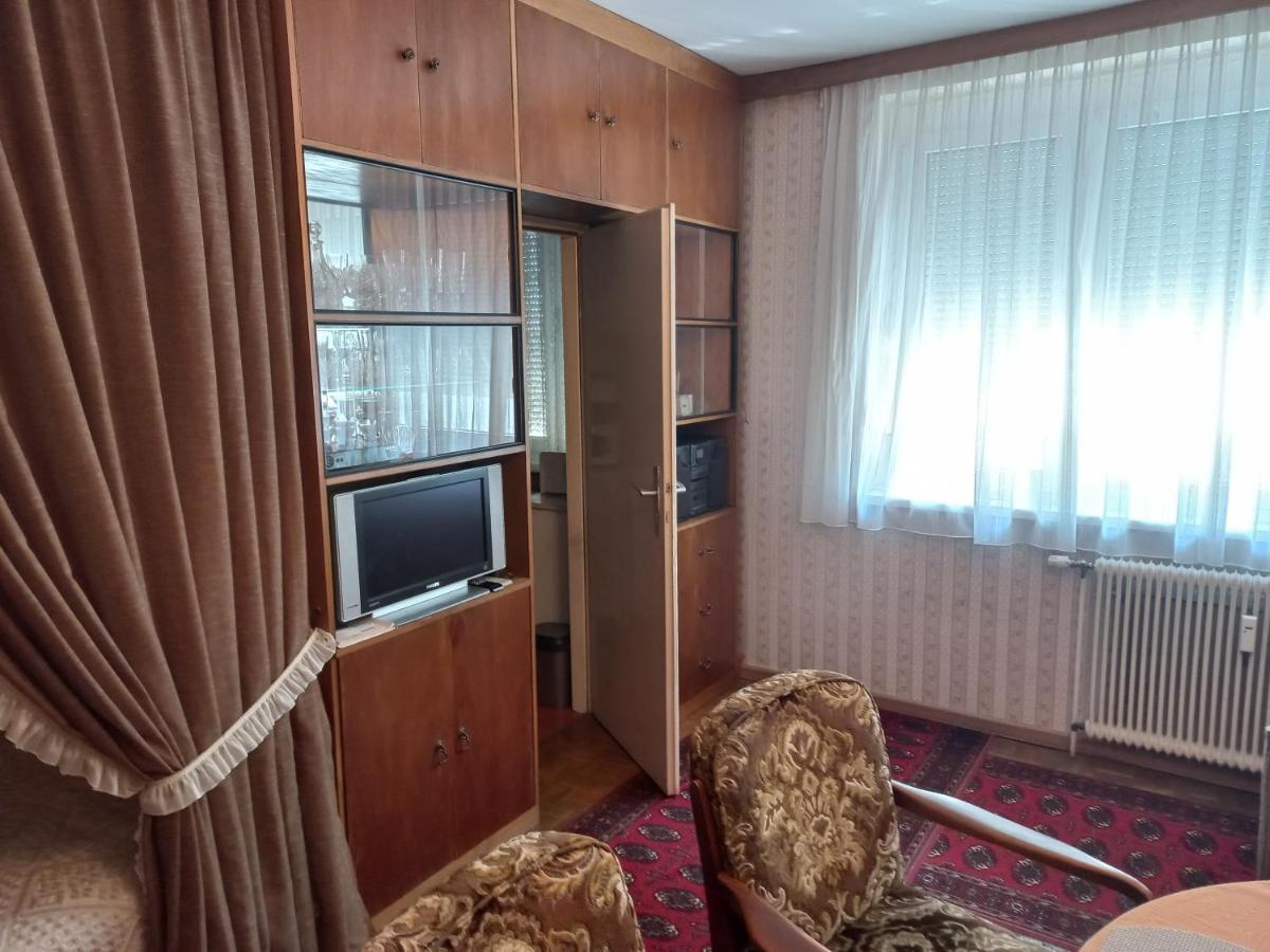 Ferienwohnung ,,Wohnen wie zu Großmutter´s Zeiten´´ Wien Exterior foto