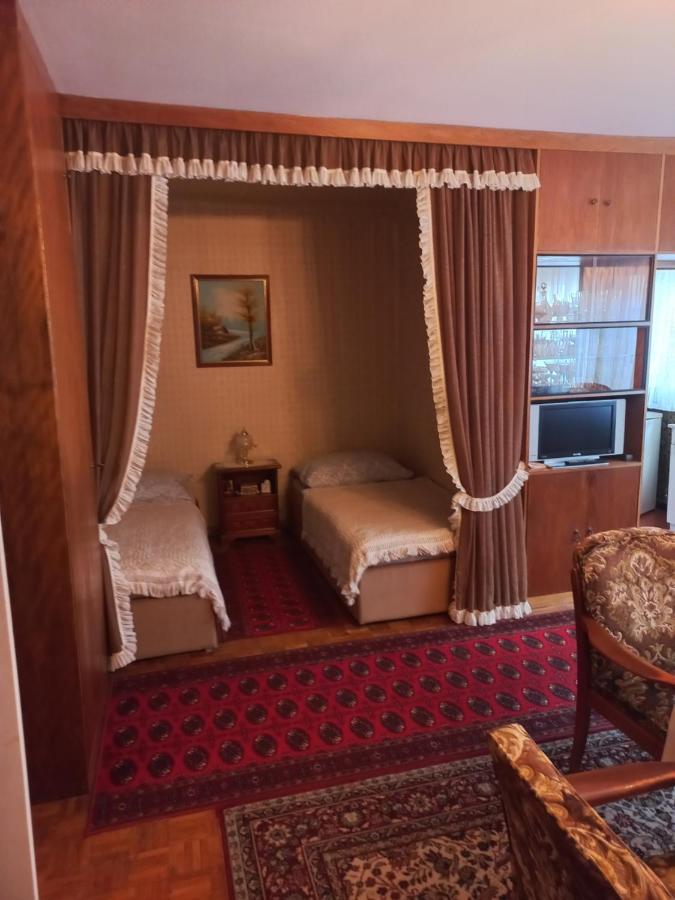 Ferienwohnung ,,Wohnen wie zu Großmutter´s Zeiten´´ Wien Exterior foto